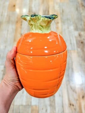 🥕NEW POTTERS STUDIO LARGE SPRING SUMMER FALL CARROT CANISTER